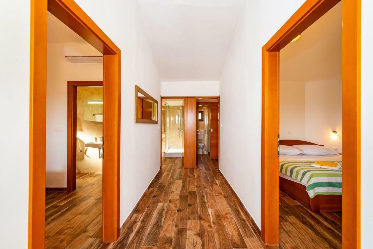 Apartment Adam Starigrad Paklenica Luaran gambar