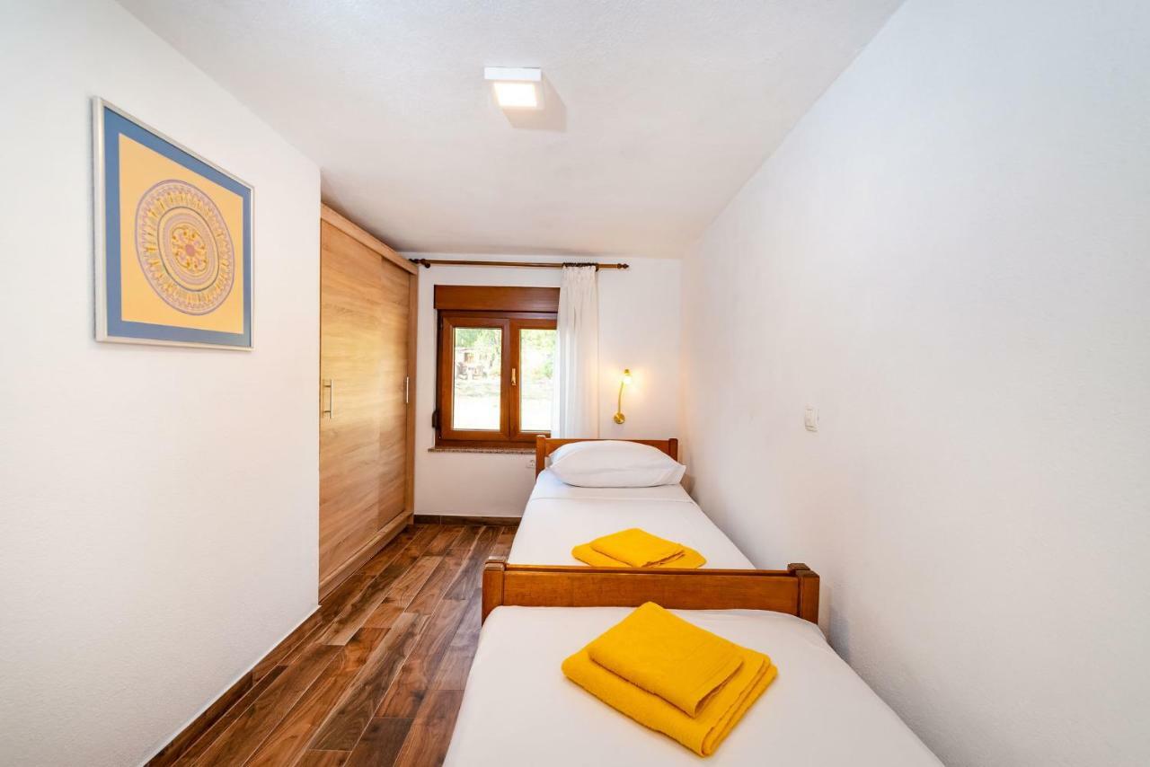 Apartment Adam Starigrad Paklenica Luaran gambar